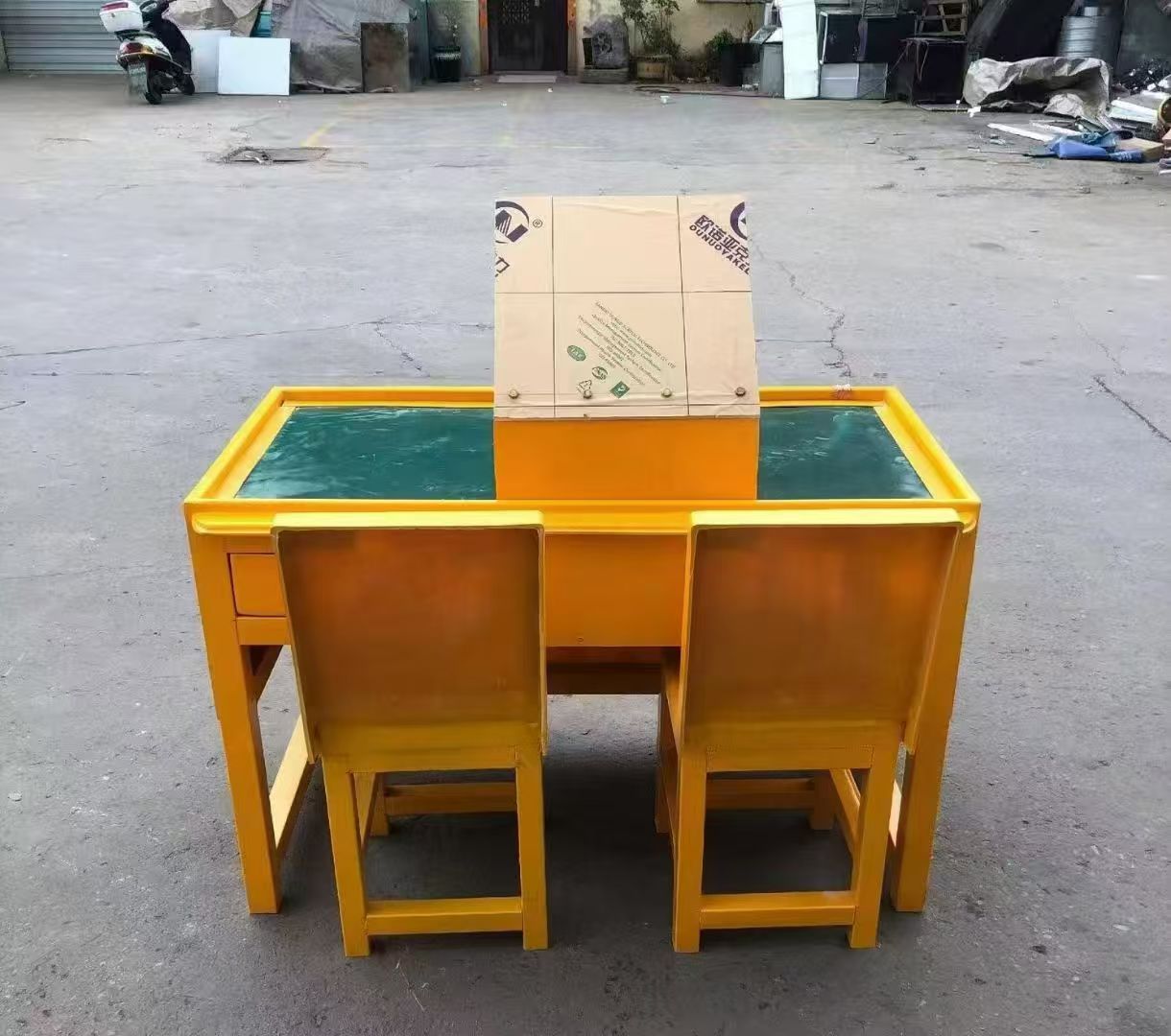 贡山防静电导通桌井下煤矿火工品发放桌：危险品流转的安全守护者